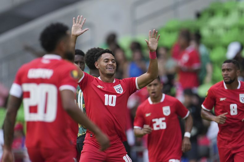 El panameño Ismael Díaz (10) celebra su gol contra Jamaica durante un partido de la Copa Oro de la CONCACAF, el martes 24 de junio de 2025, en Austin, Texas. (Foto AP/Eric Gay)