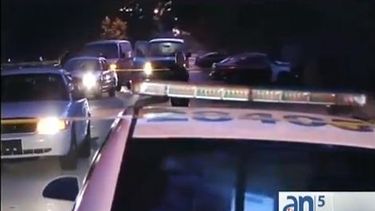 americateve | La policía de Miami continúa la búsqueda de dos hombres sospechosos de asaltar a mano armada una casa en el noroeste del Condado.