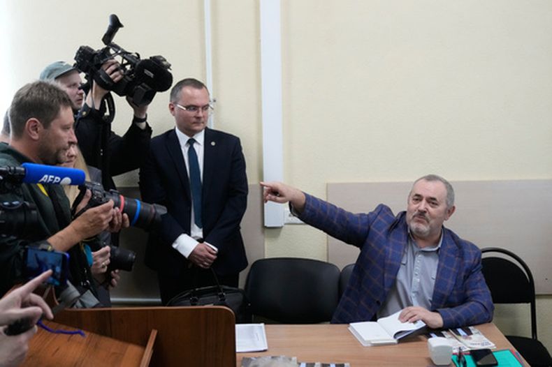 El político ruso Boris Nadezhdin en el tribunal en Dolgoprudny en las afueras de Moscvú, el 17 de julio del 2026. (AP foto/Pavel Bednyakov)