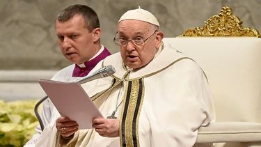 papa pide unidad de la iglesia en misa de reyes magos