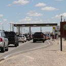 DHS pide a Pentágono 12.000 camas para familias migrantes