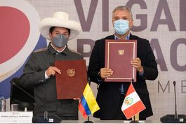 Iván Duque y Pedro Castillo se ven las caras en Colombia