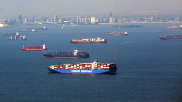 por escasez de conductores, buques de carga se quedan varados en puertos de california