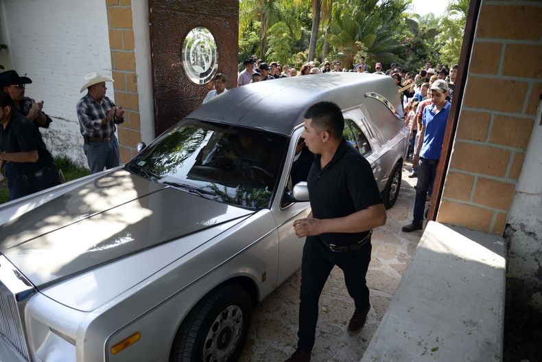 ESP-MUS_JOAN_SEBASTIAN-FUNERAL-0.jpg