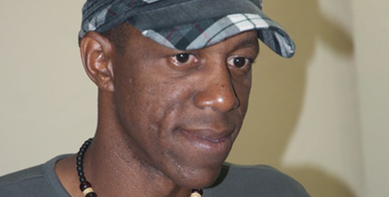 'No voy a gastar mis neuronas ni mi saliva en eso', dice el músico y rechaza las acusaciones. 'Vine a Estados Unidos a cantar mis canciones. No vine a hacer política'.