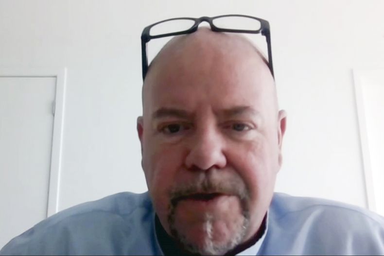 ARCHIVO - En una imagen tomada de un video, Steve Kramer habla en entrevista, el 26 de febrero de 2024, en Miami. (AP Foto)