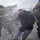 Senado de EEUU suspende debate del Colegio Electoral después de que manifestantes obligaran a cerrar el Capitolio