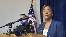 La fiscal general de Massachusetts Andrea Campbell en conferencia de prensa en Boston el 7 de febrero del 2025. (AP foto/Michael Casey)