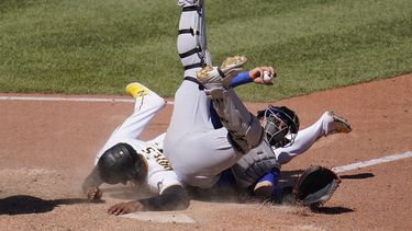 Chavis lidera triunfo de Piratas ante Cachorros