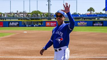Azulejos extienden contrato del manager Montoyo hasta 2023