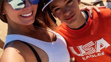 elizabeth gutierrez comparte emotivo video de su hijo: mami y papi siempre van a estar a tu lado