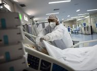 brasil: ola de omicron manda al hospital a no vacunados