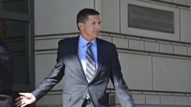 Destituyen a investigador por mensajes anti-Trump