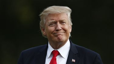 Trump promete donar 1 mdd de su dinero por Harvey