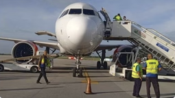 mexico deporta a otros 105 cubanos, mientras miles piden refugio en ese pais