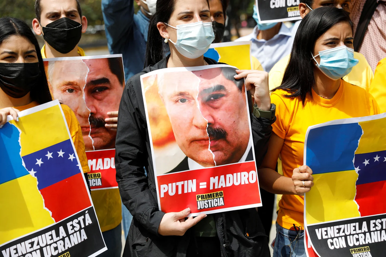 Vladimir Putin y Nicolás Maduro están en la lupa de la Corte Penal Internacional por crímenes de guerra y lesa humanidad