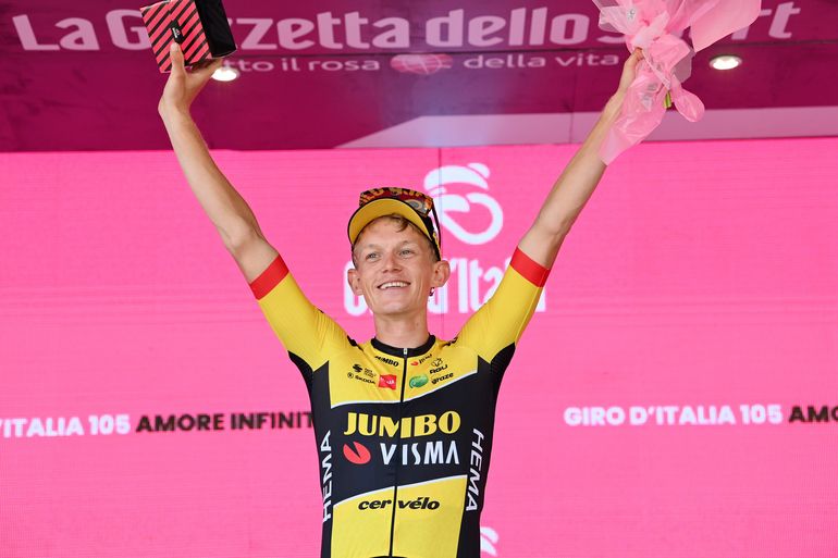 Giro: Bouwman gana 19na etapa; Carapaz aun con maillot rosa