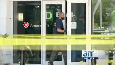 a punta de pistola asaltan banco td bank en miami shores
