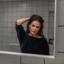 En esta imagen proporcionada por Mubi, Demi Moore en una escena de The Substance. (Mubi via AP)