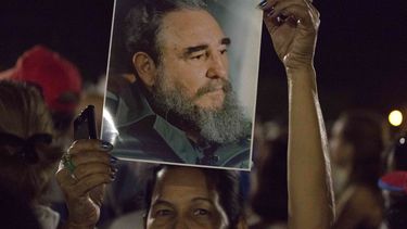 Cenizas de Fidel Castro salen en caravana a este de Cuba