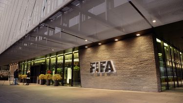 En esta imagen de archivo, tomada el 2 de diciembre de 2015, se muestra la sede de la FIFA, en Zúrich, Suiza. (Walter Bieri/Keystone vía AP, archivo)