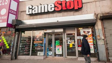 ¿que pasa con las acciones de gamestop que estan arriba un 134.84%?