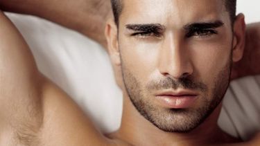 americateve | Rubén Cortada probablemente es el actor de moda. Tras triunfar en "El Tiempo entre costuras" y "El Príncipe", se encuentra inmerso en el rodaje de la segunda temporada de esta serie para Telecinco.