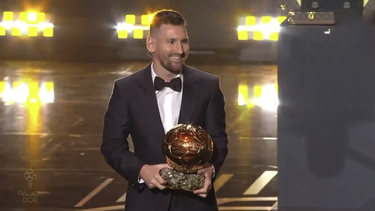lionel messi gano su octavo balon de oro y sigue haciendo historia en el futbol mundial