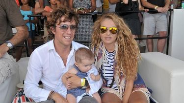 paulina rubio tomaria ventaja en juicio por la custodia de su hijo con colate