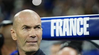 El técnico de Francia Zinedine Zidane previo al partido contra Italia en la Liga de Naciones, el viernes 2 de octubre de de 2026, en Saint-Denis, Francia. (AP Foto/Teresa Suárez)