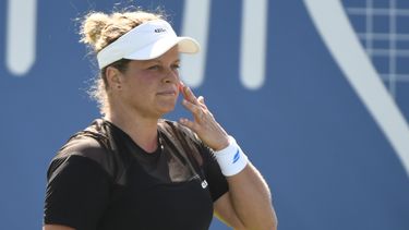 Kim Clijsters se retira otra vez del tenis profesional