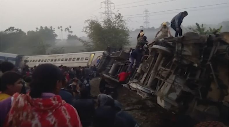 ASI-GEN INDIA-TREN-ACCIDENTE