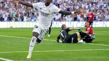 Vinicius y Rodrygo mantienen a Real Madrid con paso perfecto