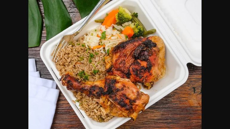 Una cena completa por tan solo $8. (Naomi