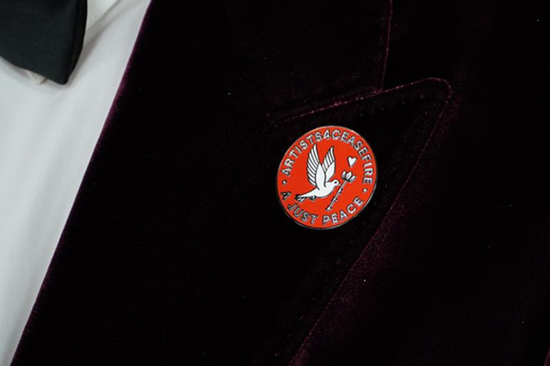 Nadim Cheikhrouha llega a los Premios Óscar el domingo 15 de marzo de 2026, en el Teatro Dolby de Los Ángeles. (Foto Jordan Strauss/Invision/AP)