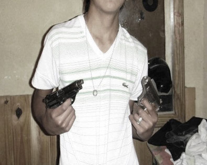 pistolas Cuba.jpg