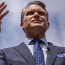 ARCHIVO – El secretario de Defensa de Estados Unidos, Pete Hegseth, habla a reporteros en el Pentágono, el 16 de julio de 2025, en Washington. (AP Foto/Julia Demaree Nikhinson, Archivo)