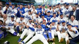 Los peloteros de Italia festejan su victoria sobre Puerto Rico en el Clásico Mundial de béisbol, el sábado 14 de marzo de 2026 (AP Foto/Karen Warren) Los peloteros de Italia festejan su victoria sobre Puerto Rico en el Clásico Mundial de béisbol, el sábado 14 de marzo de 2026 (AP Foto/Karen Warren)