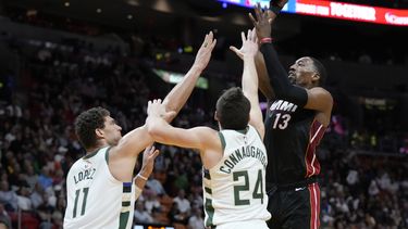 Diezmado, Heat remonta ante Bucks