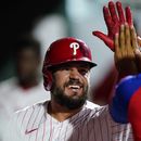 Nacionales vencen a Filis pese a 2 jonrones de Schwarber