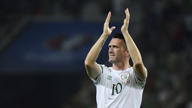 El jugador irlandés Robbie Keane al final del partido contra Italia en la Eurocopa, el 22 de juniod e 2016 en Lille, Francia. Keane ha sido nombrado como técnico del Maccabi de Tel Aviv. (AP Foto/Geert Vanden Wijngaert)