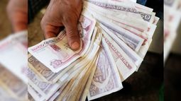 cuba limita a 5 mil pesos al dia transacciones en efectivo entre empresas