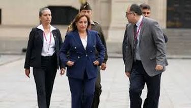 Dina Boluarte llegó al Ministerio Público a declarar por muertes en protestas