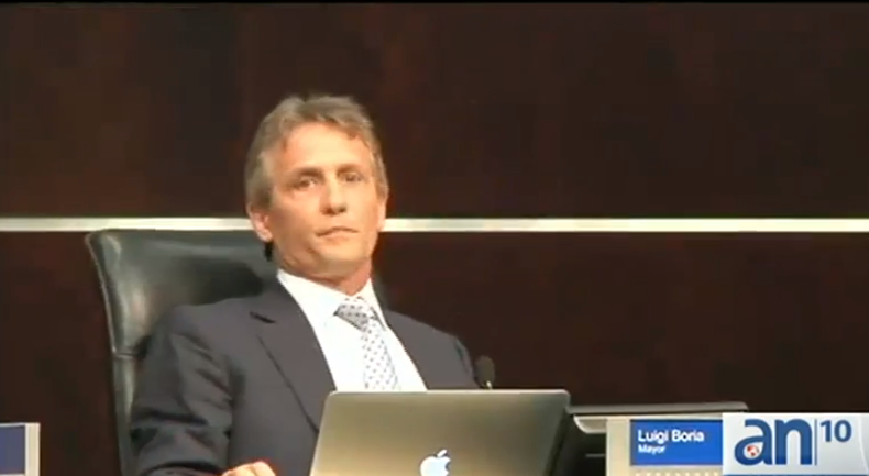 El tema tiene que ver con 2 millones y medio de dólares de los contribuyentes que la ciudad aportarán al concurso de Miss Universo.