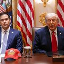 El presidente Donald Trump, junto al secretario de Estado Marco Rubio, habla durante una reunión de gabinete en la Casa Blanca, el miércoles 27 de mayo de 2026, en Washington. (AP Foto/Jacquelyn Martin)
