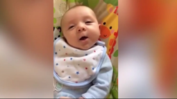 increible momento: bebe de 7 semanas dijo hello