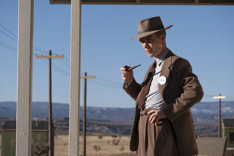 En esta imagen proporcionada por Universal Pictures, Cillian Murphy en una escena de Oppenheimer. (Universal Pictures vía AP)