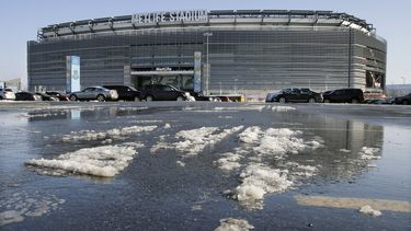 americateve | En esta foto del mi&eacute;rcoles 18 de diciembre de 2013 se aprecia el Metlife Stadium, en East Rutherford, Nueva Jersey, donde se realizar&aacute; el Super Bowl el 2 de febrero (AP Foto/Mel Evans)