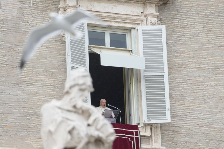 Papa Francisco envía condolencias a víctimas en Milwaukee