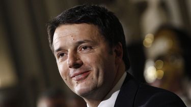 americateve | Premier designado italiano Matteo Renzi recibe a la prensa en el palacio presidencial del Quirinal, Roma, viernes 21 de febrero de 2014. Renzi form&oacute; un gobierno de amplia coalici&oacute;n con el cual espera dar "esperanza" al pa&iacute;s